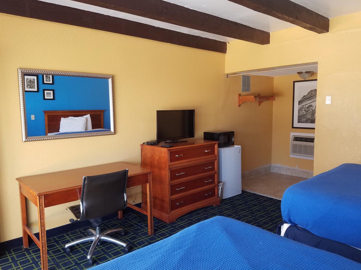 Glancy Motel Clinton Extérieur photo