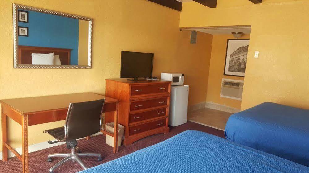 Glancy Motel Clinton Extérieur photo